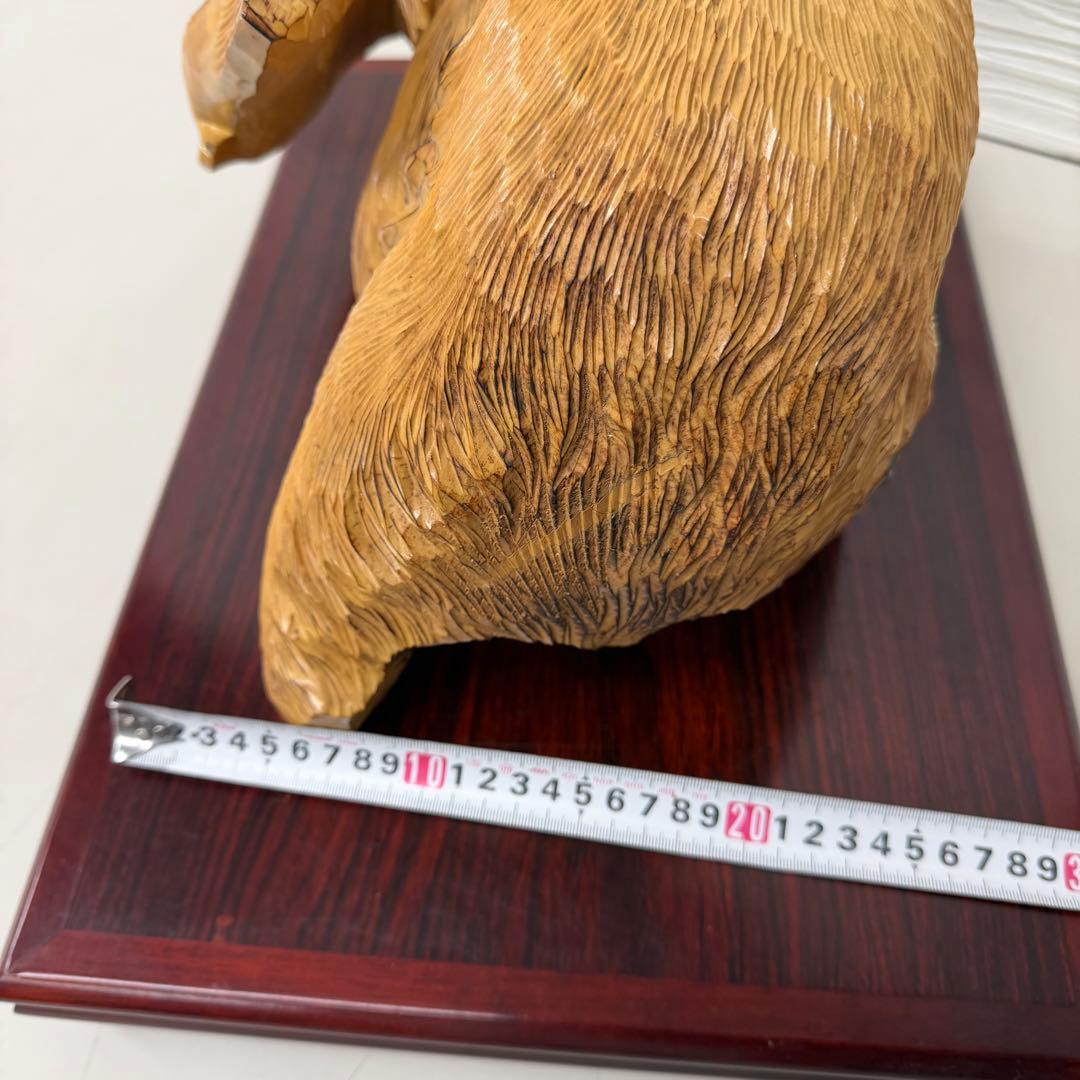 木彫り　熊　白熊　置物　架台　台座付き　北海道　シャケ