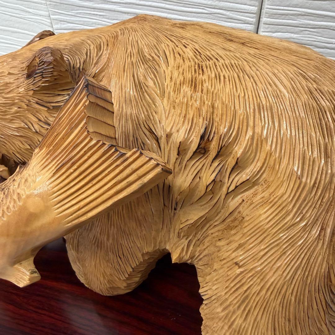 木彫り　熊　白熊　置物　架台　台座付き　北海道　シャケ