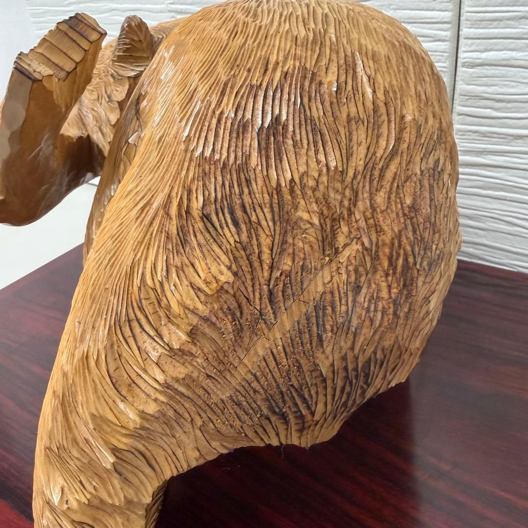 木彫り　熊　白熊　置物　架台　台座付き　北海道　シャケ