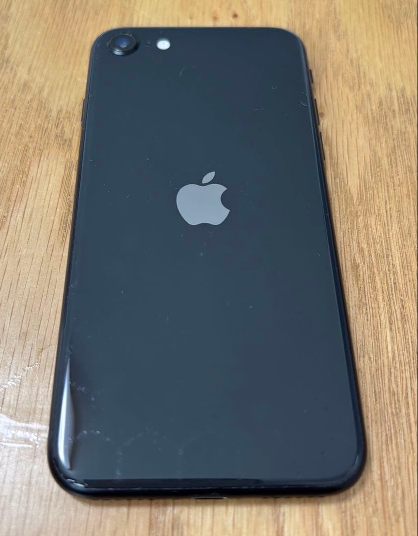 Apple iPhone SE (第2世代) ブラック 本体　64GB