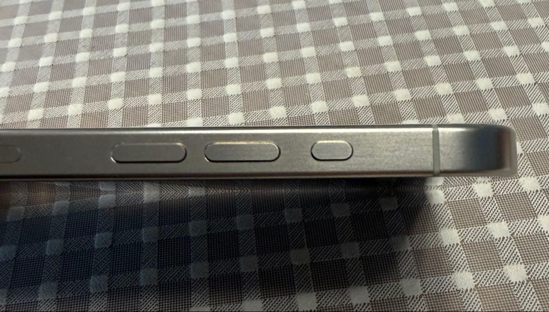 iPhone15 pro 128GB ホワイト　simフリー　美品 完動品