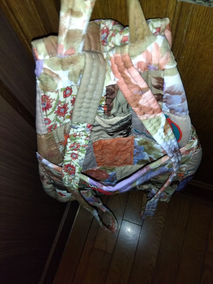 手縫いパッチワークキルトのリュックサック