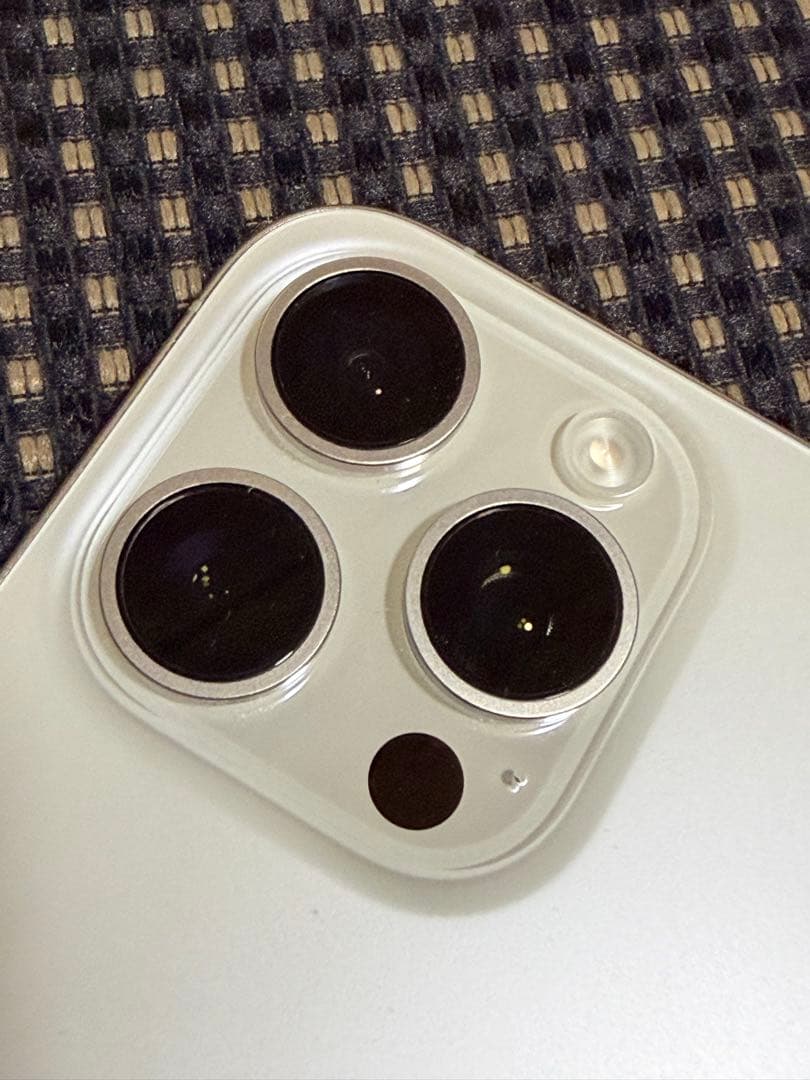 Apple iPhone 15 Pro Max シルバー 本体 256 GB