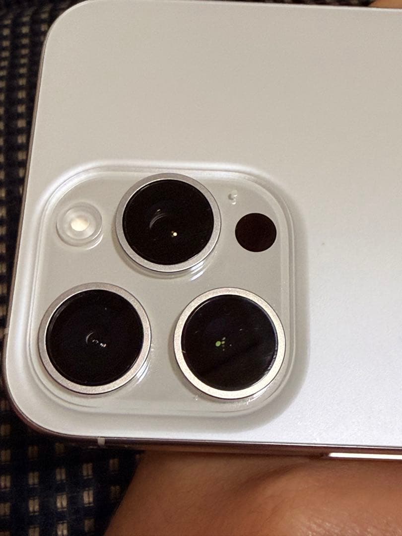 Apple iPhone 15 Pro Max シルバー 本体 256 GB