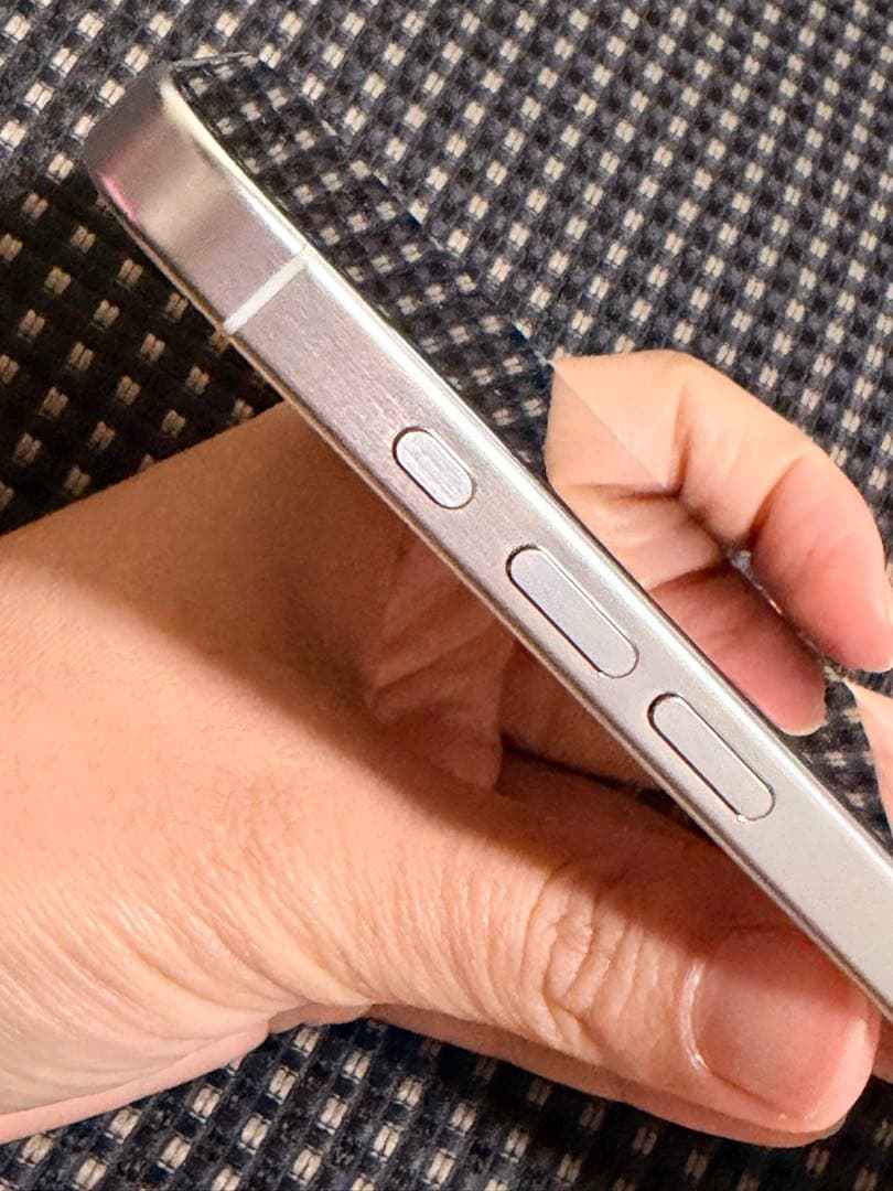 Apple iPhone 15 Pro Max シルバー 本体 256 GB