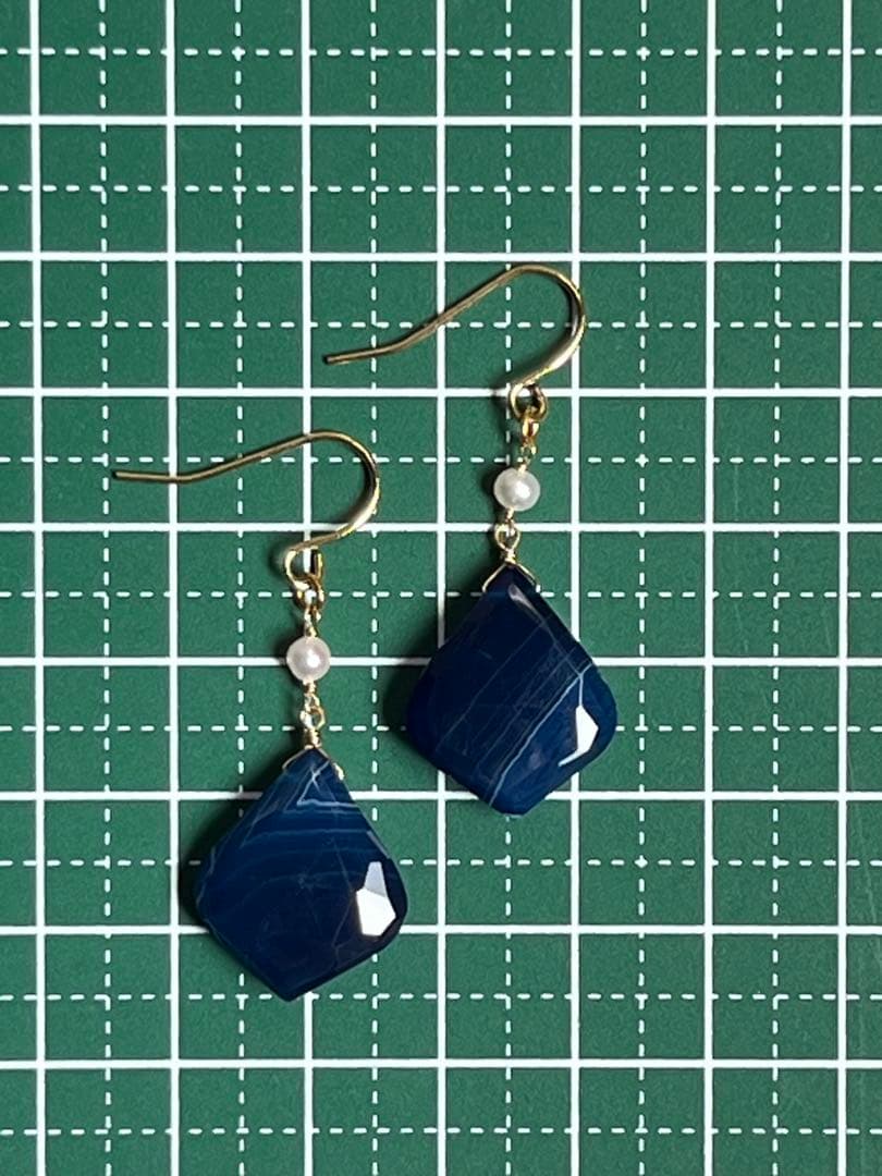 skygray　14kgf ブルーカルセドニー リーフシェイプ ピアス