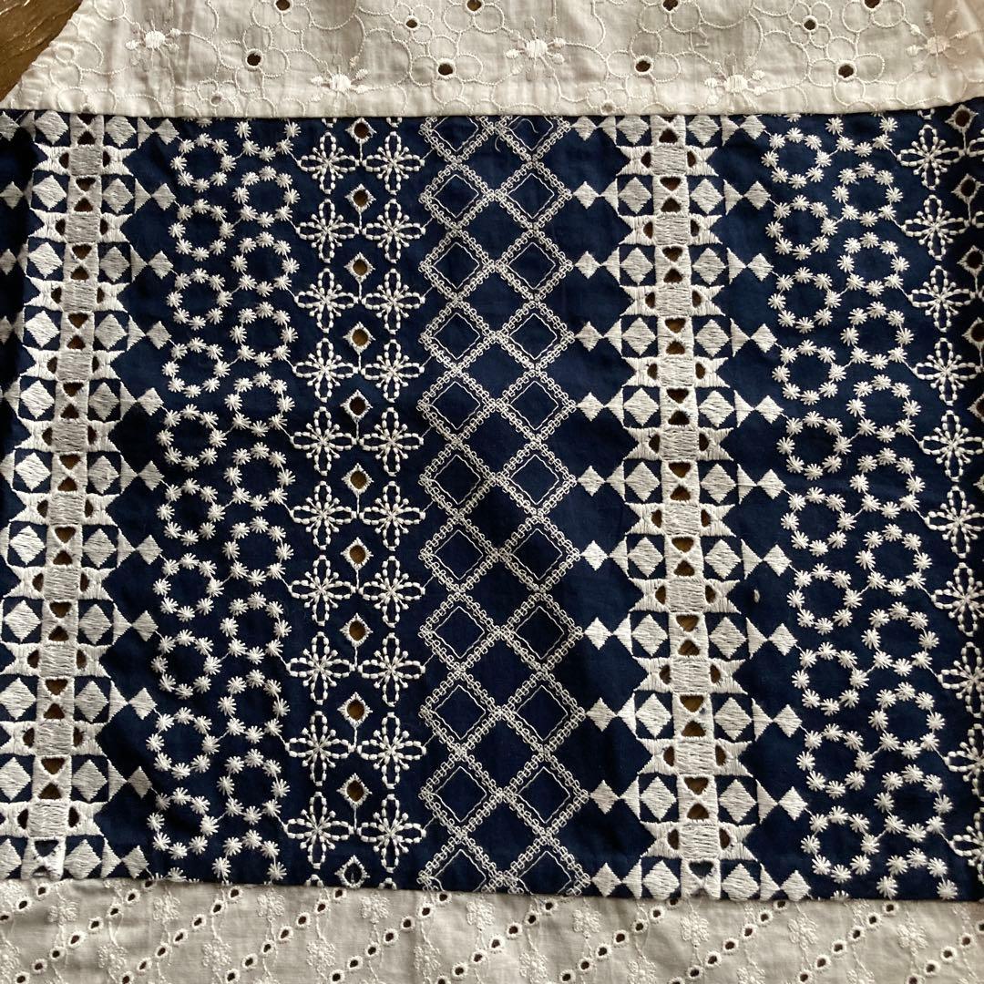 パッチワークエプロン・刺繍入りホワイトネイビーエプロン#41
