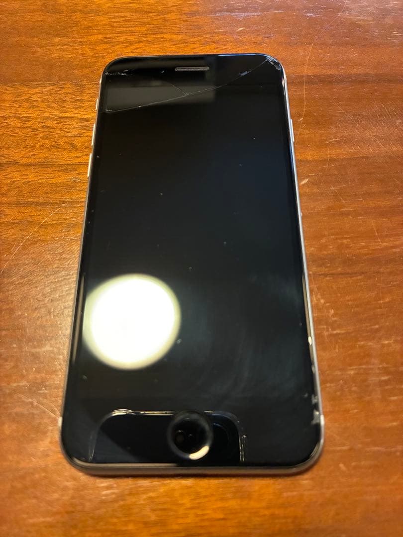 Apple iPhoneSE2 64G ホワイト 本体　ジャンク