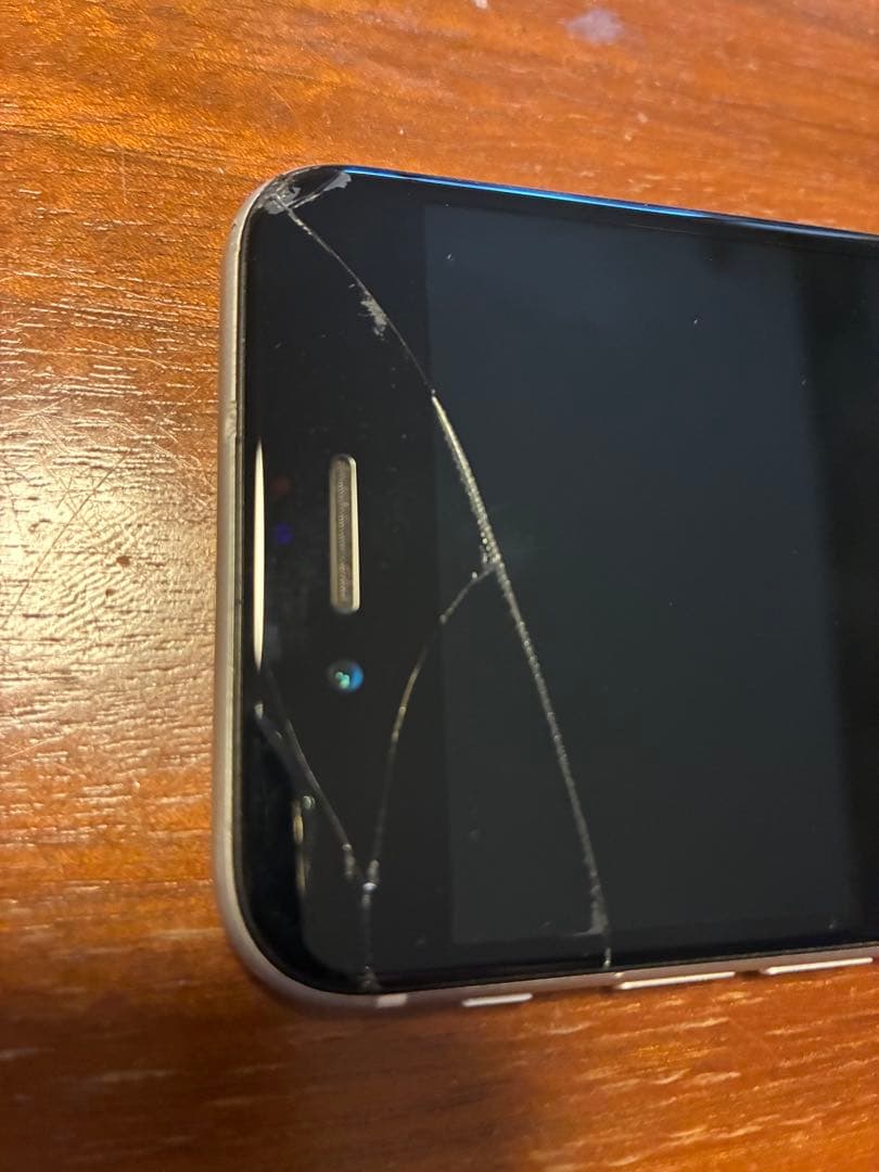 Apple iPhoneSE2 64G ホワイト 本体　ジャンク