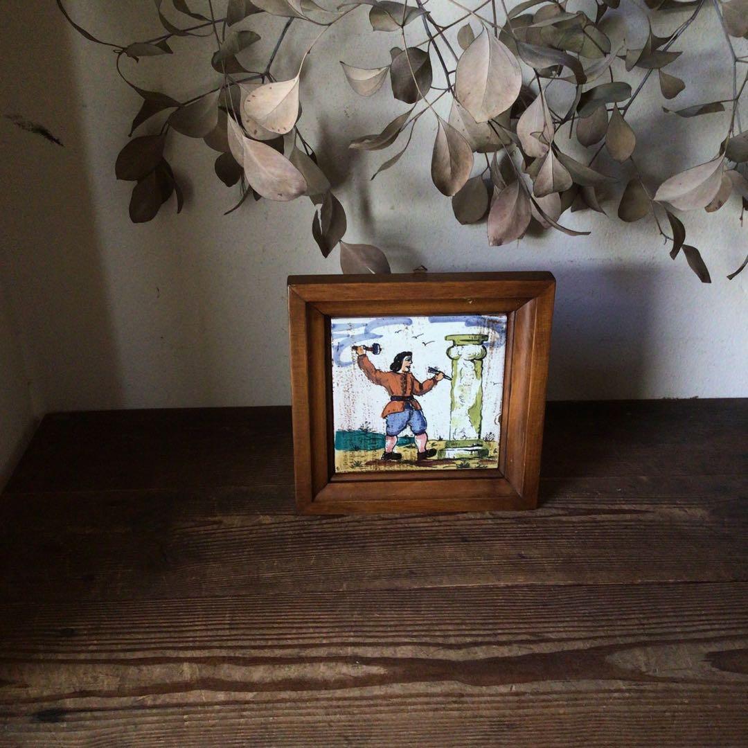 No3858  額装　タイル絵　彫刻家　スペイン　壁掛け　タイルアート　送料無料