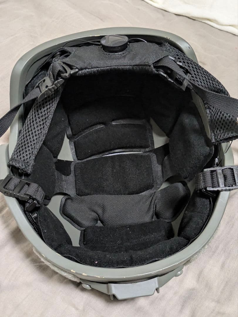 バリスティックヘルメット　マウントクリップ付き