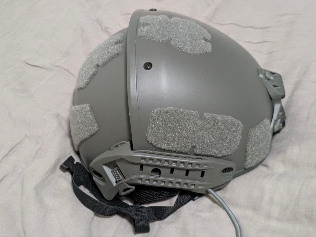 バリスティックヘルメット　マウントクリップ付き