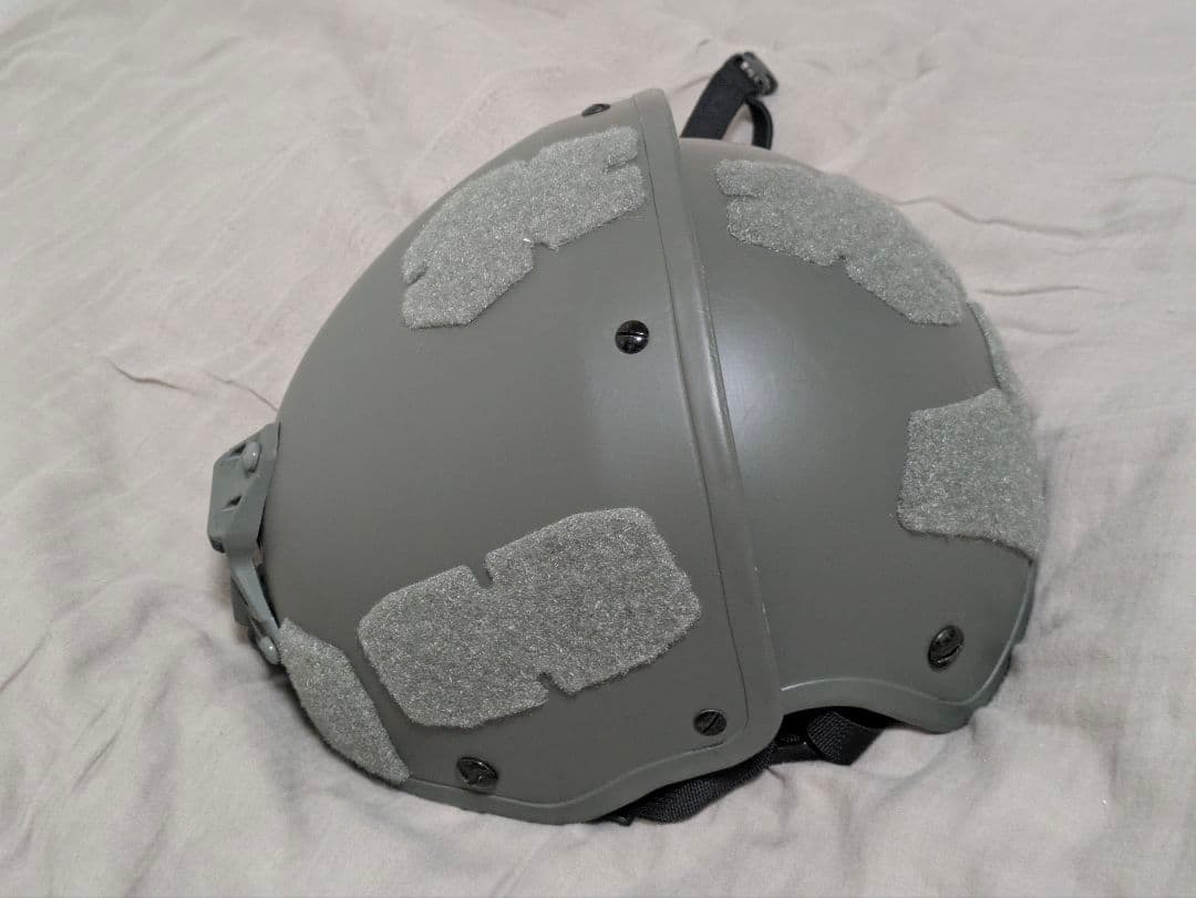 バリスティックヘルメット　マウントクリップ付き