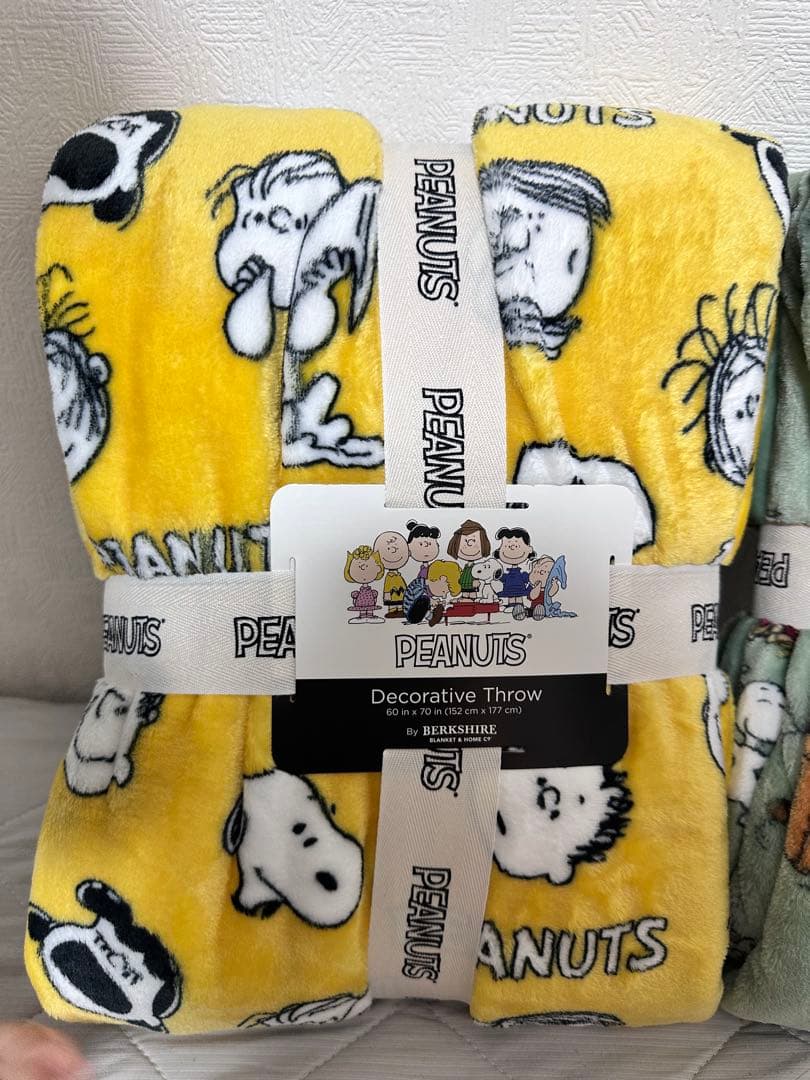 コストコブランケット　スヌーピーPeanuts大判ひざ掛け 152x177cm