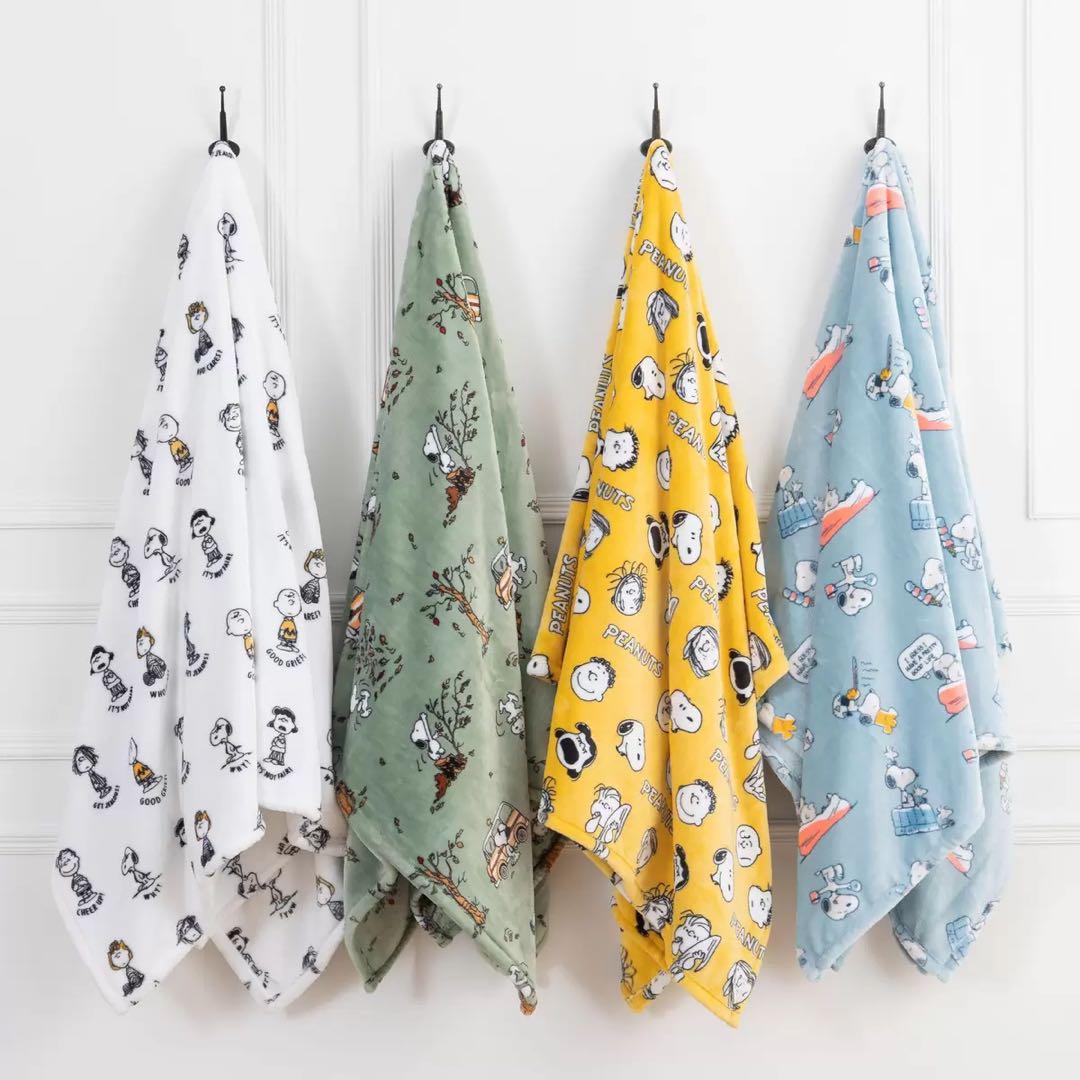 コストコブランケット　スヌーピーPeanuts大判ひざ掛け 152x177cm