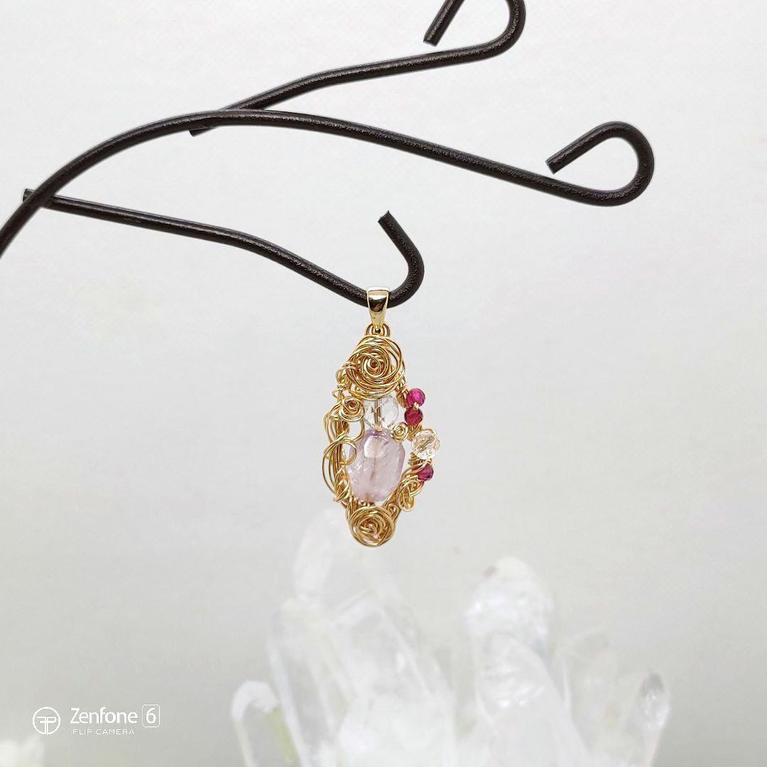 No.72◆ピンクスーパーセブンアメジストラフカット♡合成ルビー♡水晶