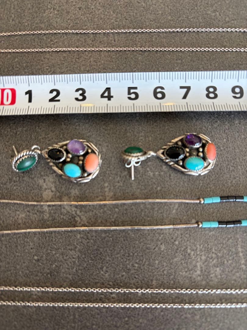 シルバーアクセサリーネックレス