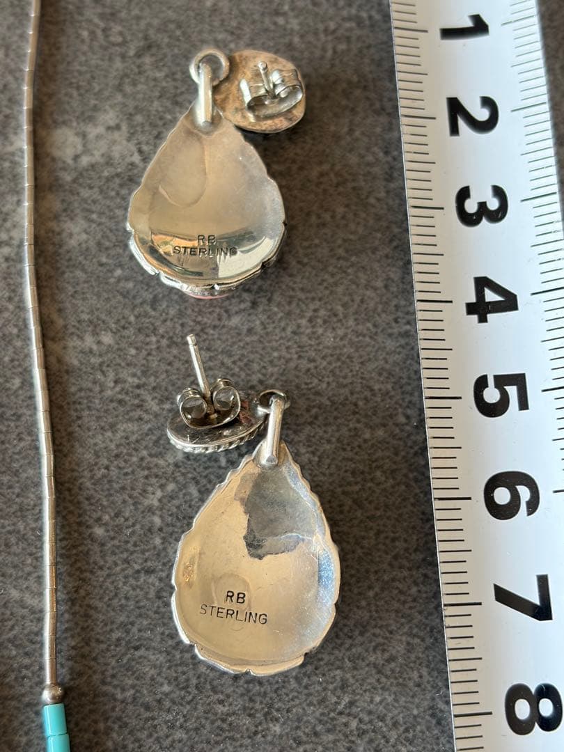 シルバーアクセサリーネックレス