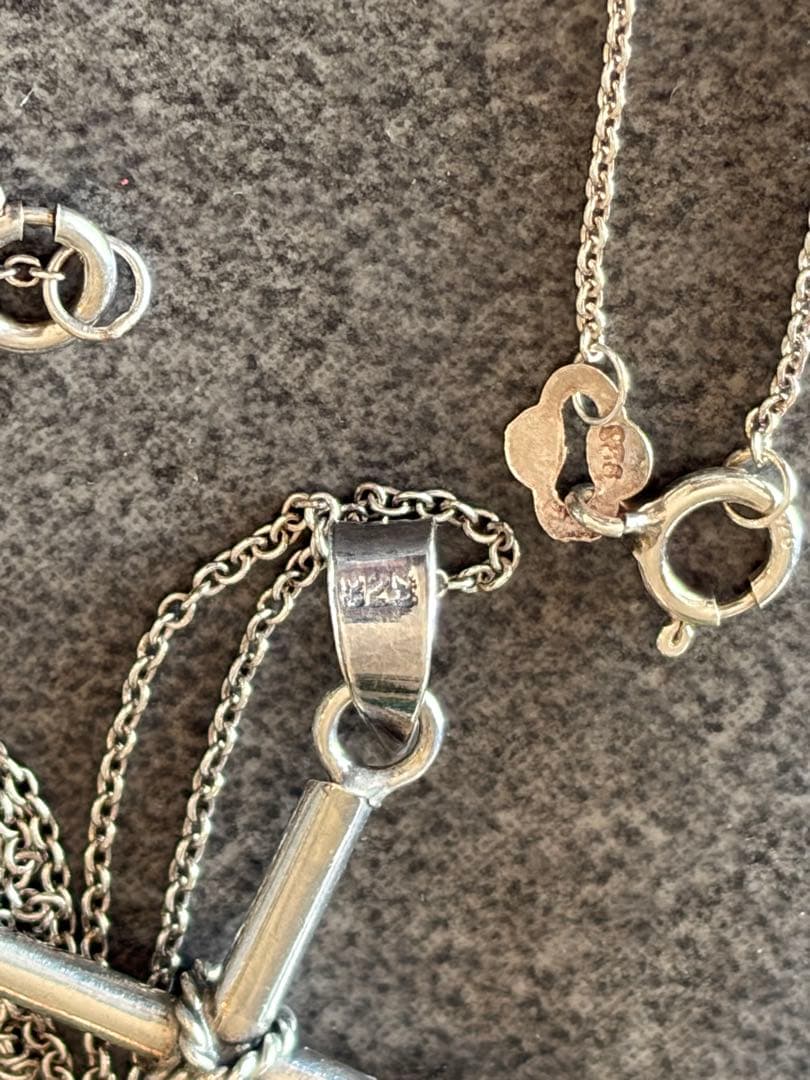 シルバーアクセサリーネックレス