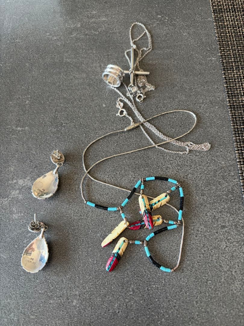 シルバーアクセサリーネックレス
