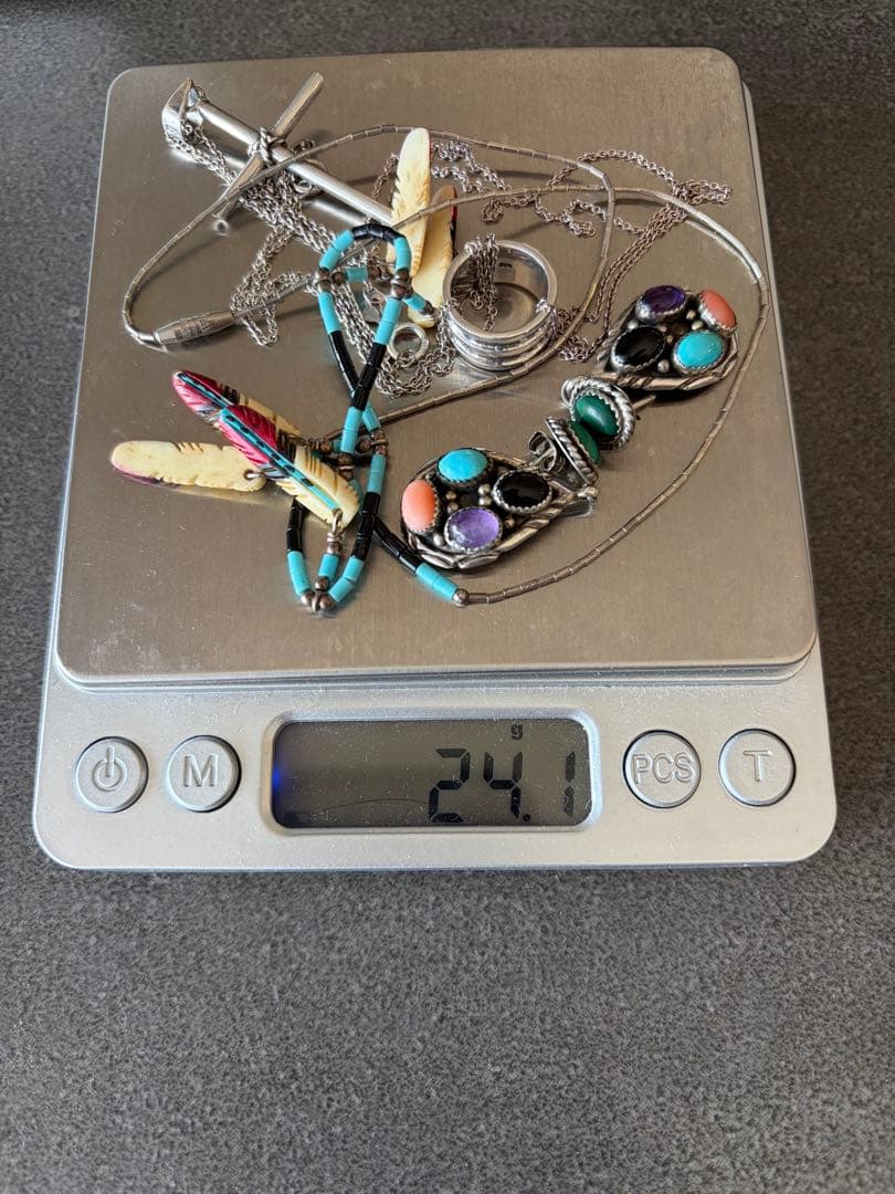 シルバーアクセサリーネックレス