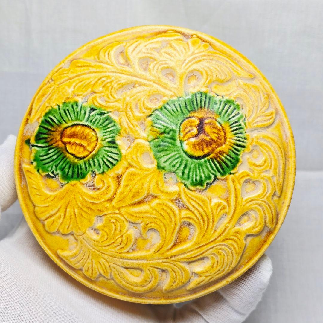 ​必見美品 中国古美術 古磁 遼三彩 赤峰窯 貼花紋 香合 粉盒 希少品