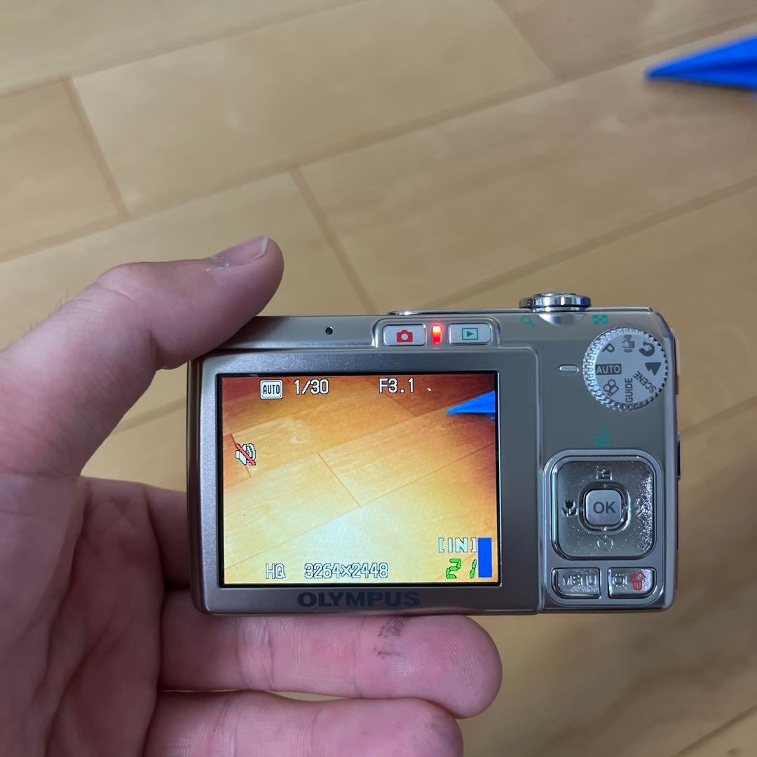 Olympus デジタルカメラ シルバー 充電器・バッテリー付き