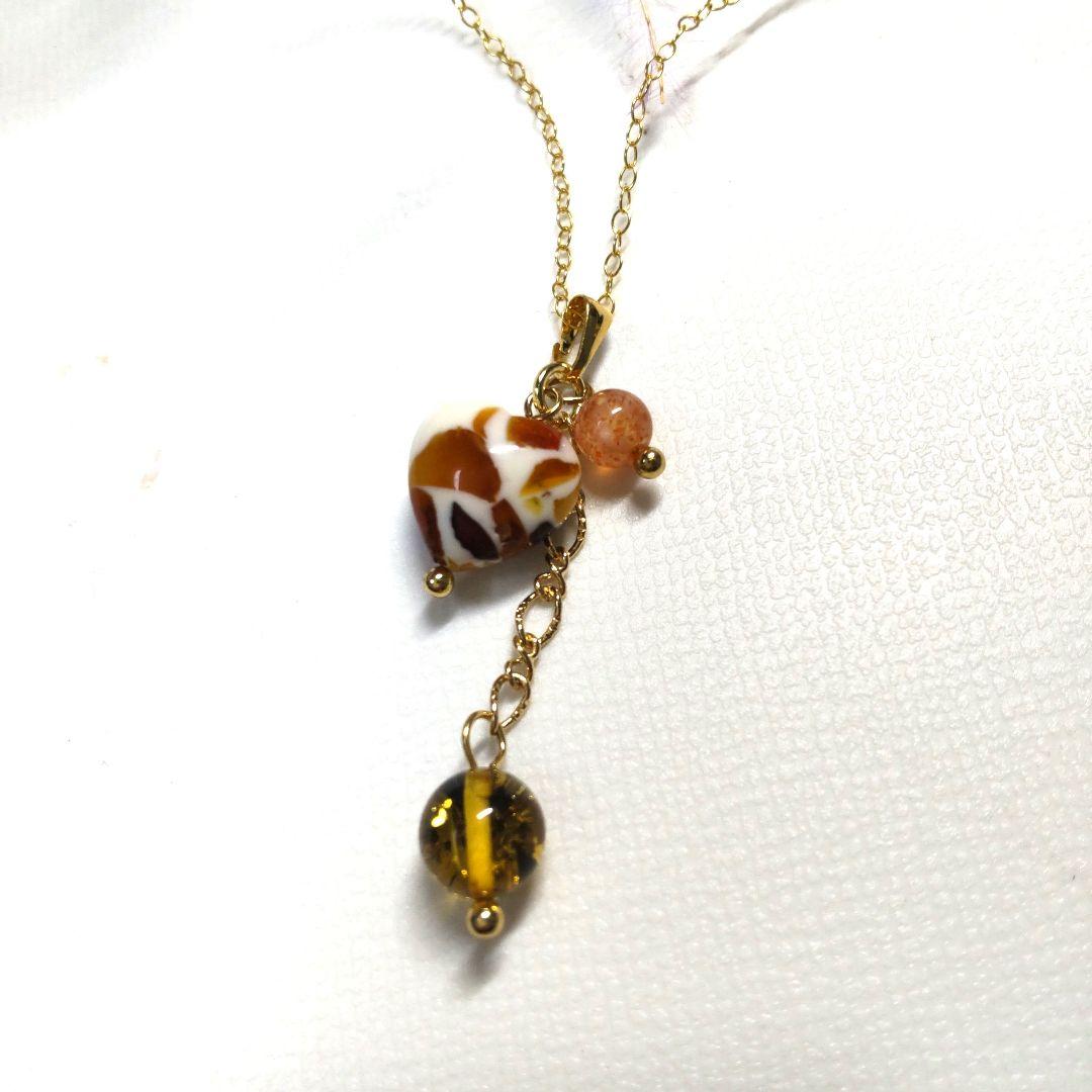 ハートクラッシュアンバー、サンストーンのピアスとネックレスセット