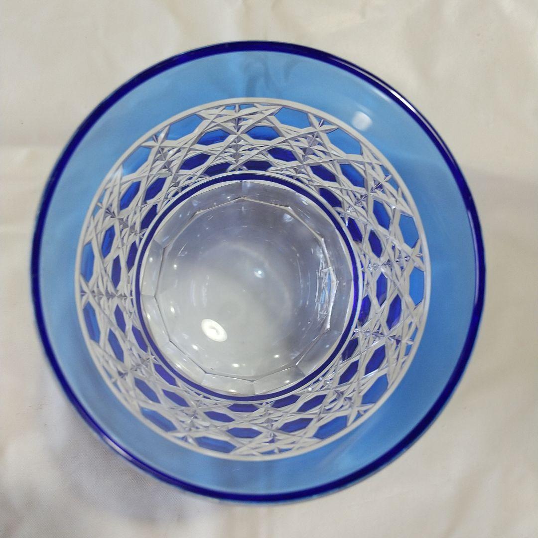 カメイガラス 青被せ切子 六角籠目の亀甲繋ぎ紋