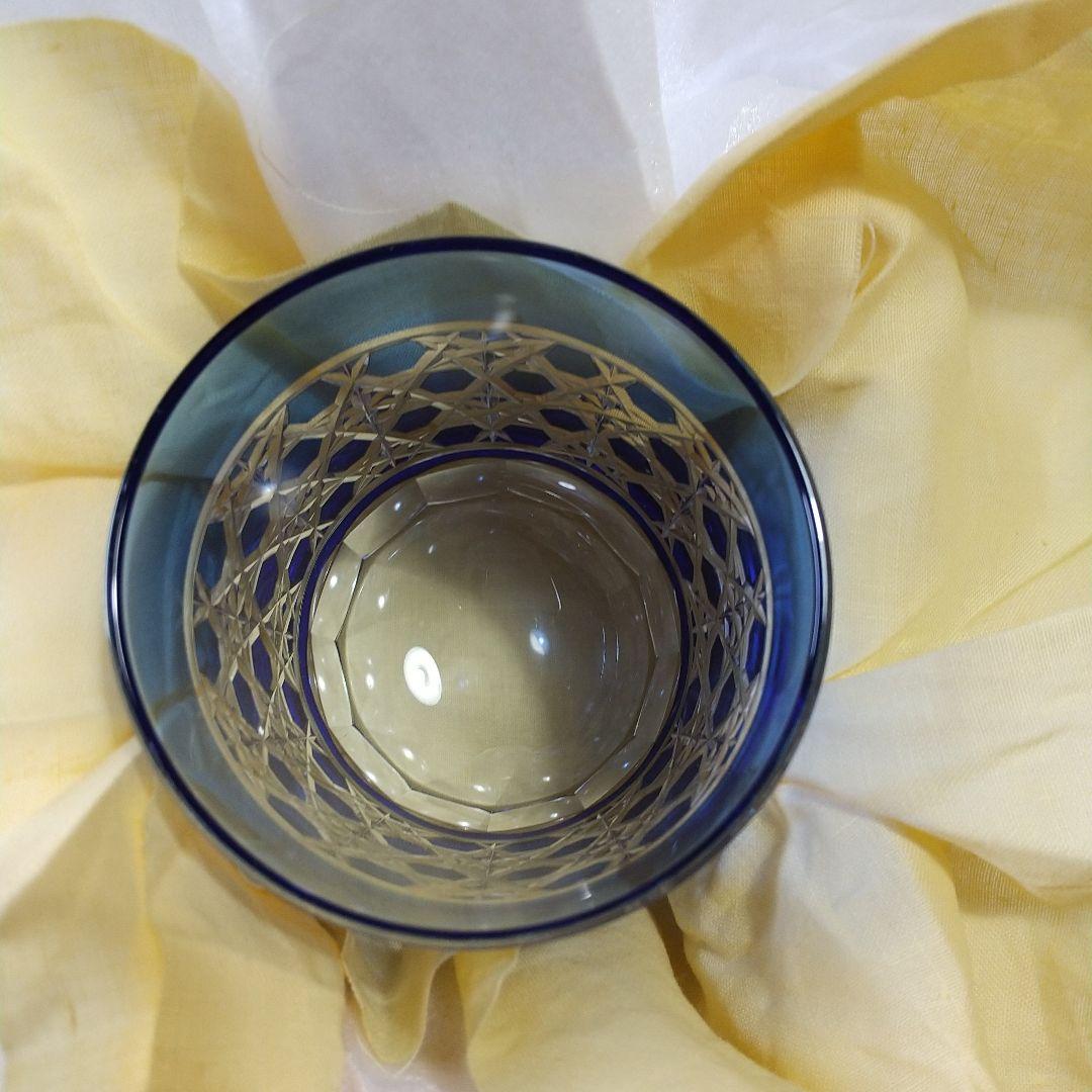 カメイガラス 青被せ切子 六角籠目の亀甲繋ぎ紋