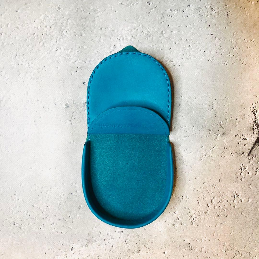 馬蹄型ケース ヌメ革　空色