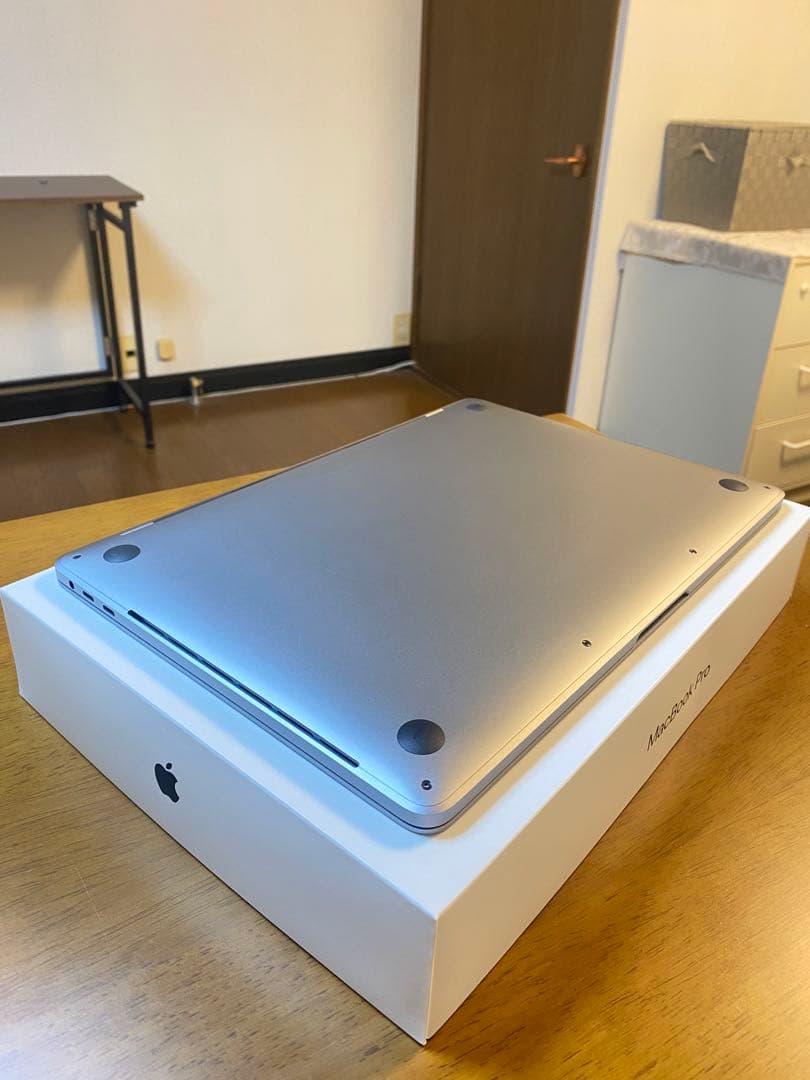2024年OS 美品 Apple MacBook Pro 32GB/ 512GB