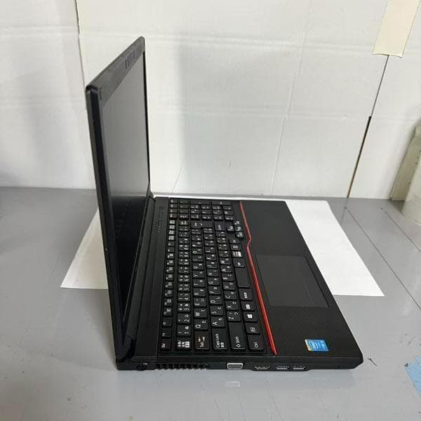 富士通 i5 4世帯　ノートパソコン SSD 128GB