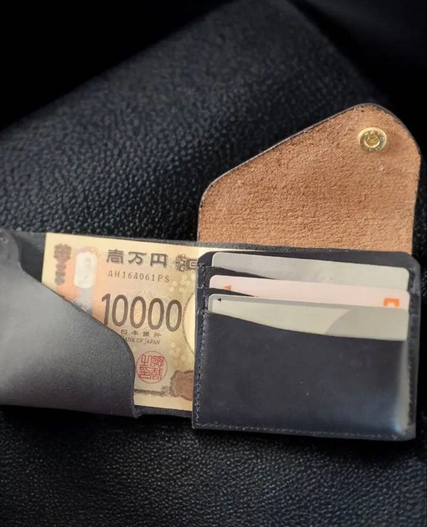 本革 二つ折り財布 コンパクト 牛革 ゴールド ブラック 小銭入れ付き 男女兼用