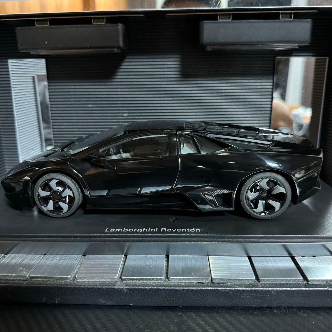 絶版未展示品 オートアート 1/18 ランボルギーニ レヴェントン ブラック