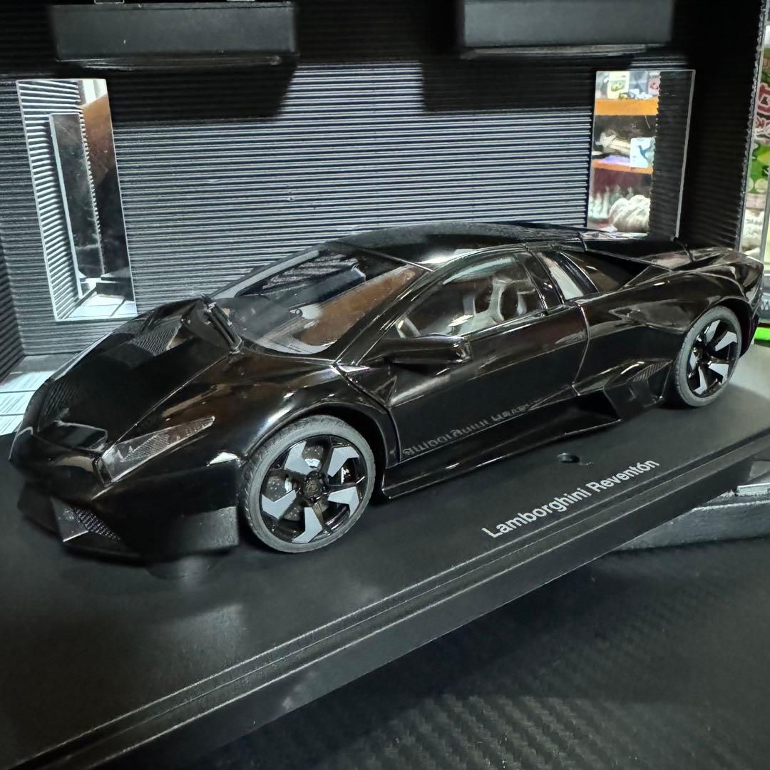 絶版未展示品 オートアート 1/18 ランボルギーニ レヴェントン ブラック