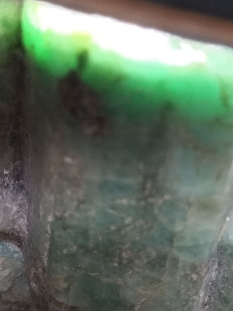 エメラルド原石 鉱石 原石母岩付き