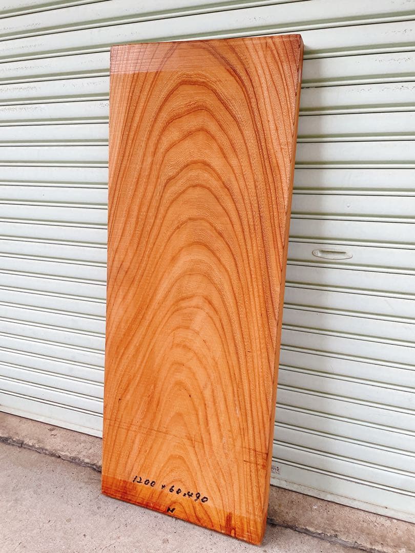 天然　欅　木材　天板　無垢材　一枚板　テレビ台　棚板　デスク　棚　ローテーブル