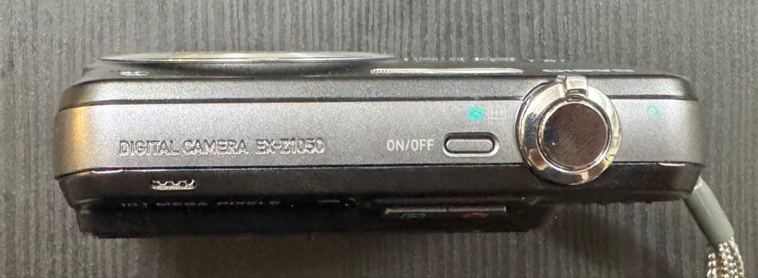 美品　値下げ　CASIO EXILIM EX-Z1050 デジタルカメラ