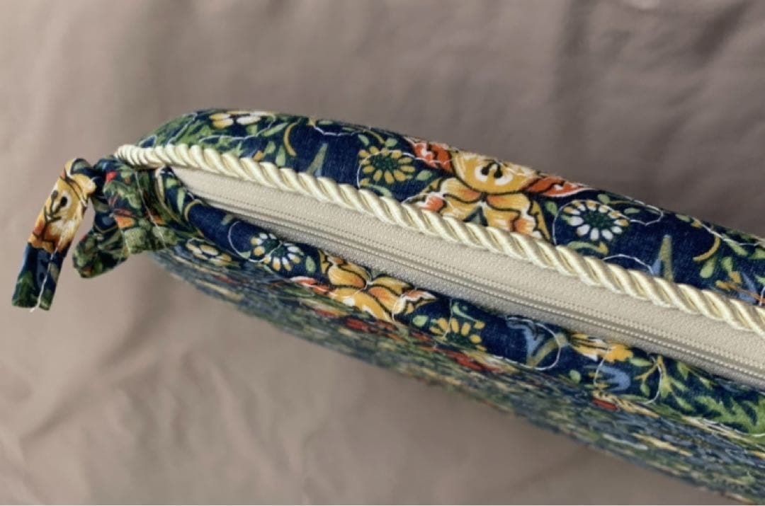 3/11入荷　モリス風　ダイニングシートクッション　4枚セット