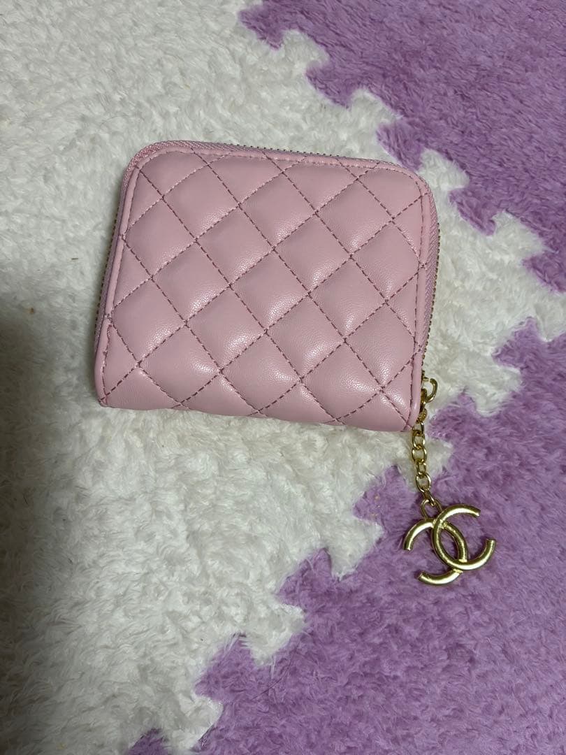 CHANEL ピンク キルティング財布 ノベルティ チャーム付き
