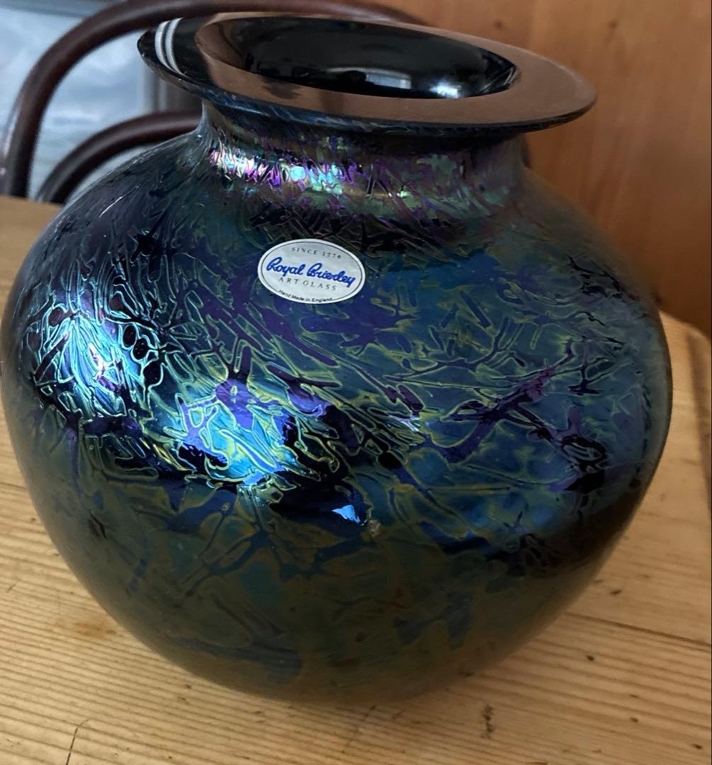 イギリス　ロイヤルブライアリー　虹彩ARTガラス　花瓶　作者名あり