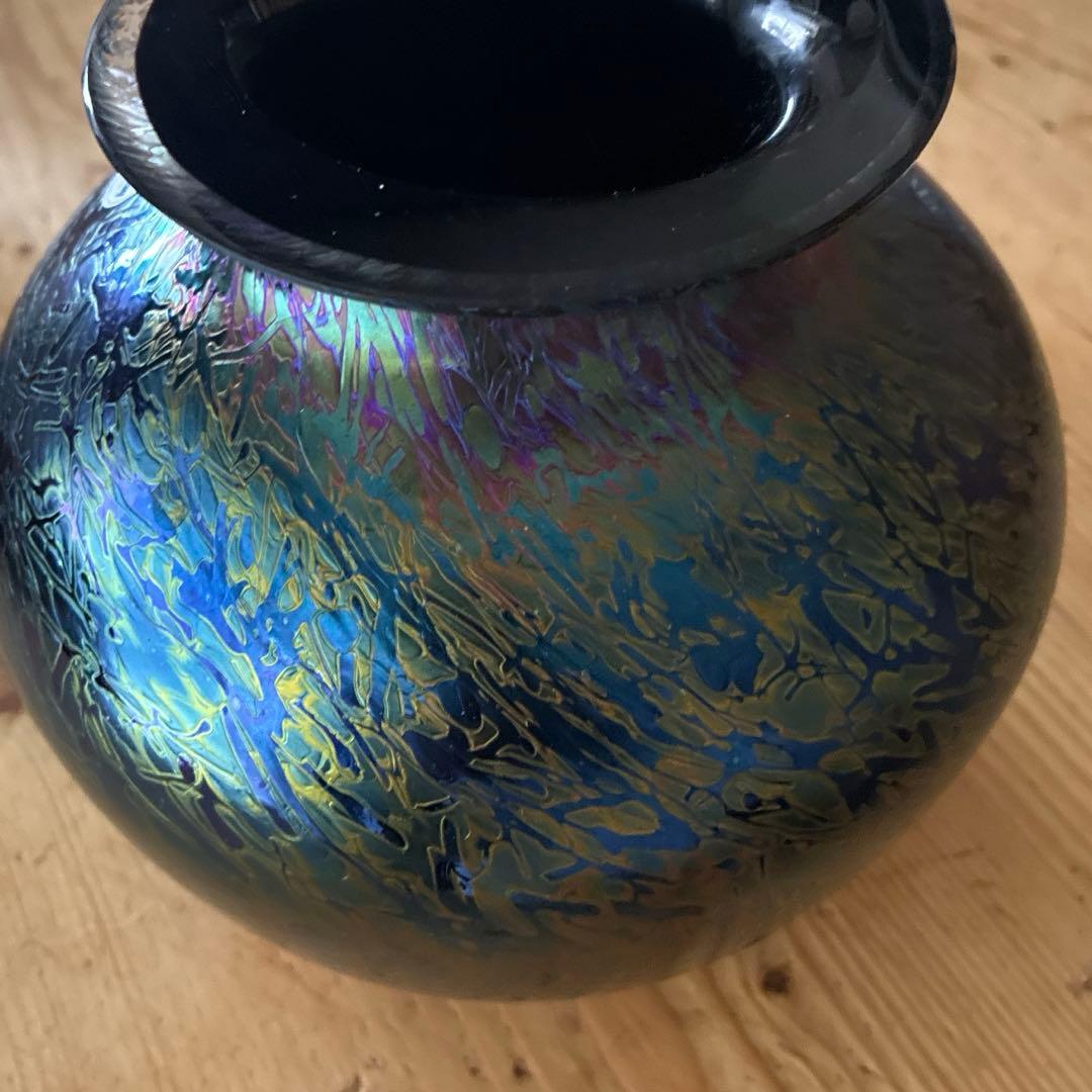 イギリス　ロイヤルブライアリー　虹彩ARTガラス　花瓶　作者名あり