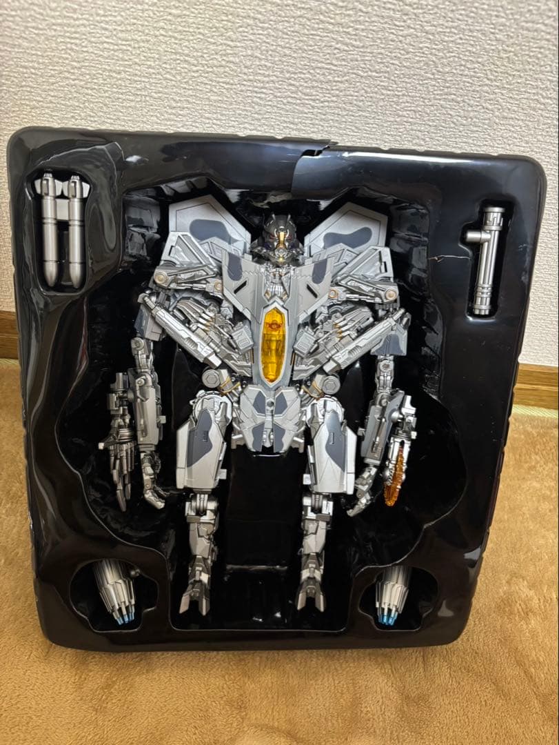 トランスフォーマー　BMB スタースクリーム 似