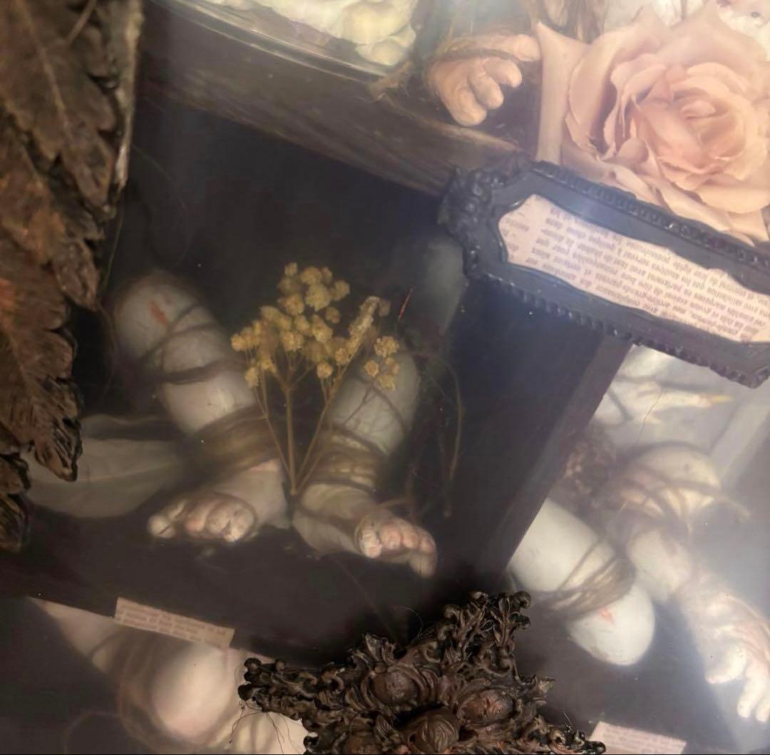 【おまとめ購入】 - 磔刑の手 退廃装飾オブジェ+天に使えしもの達の退廃聖堂2点