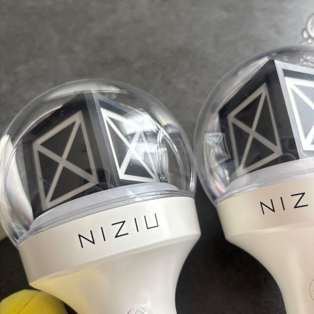 NiziU ペンライト 2本セット ペンライトカバー付き