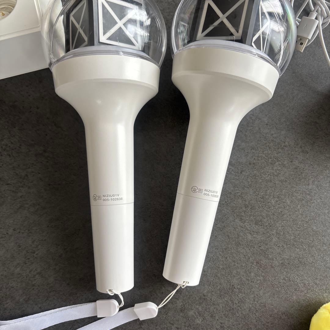 NiziU ペンライト 2本セット ペンライトカバー付き