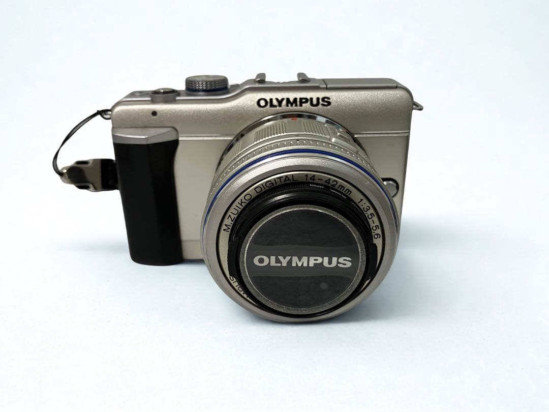 Olympus オリンパス　カメラ　E-PL1 シルバー レンズ付き