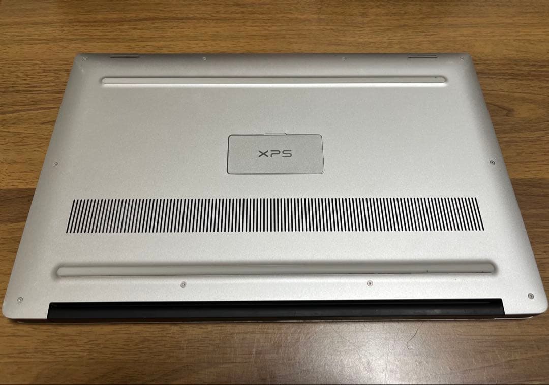 Dell XPS 15（2019）ジャンク品・部品取り用
