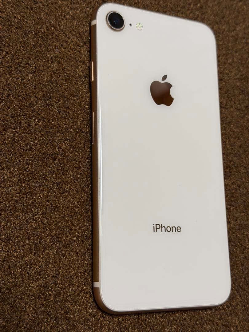 美品　iPhone8 256GB ゴールド